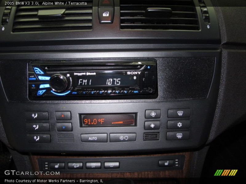 Alpine White / Terracotta 2005 BMW X3 3.0i