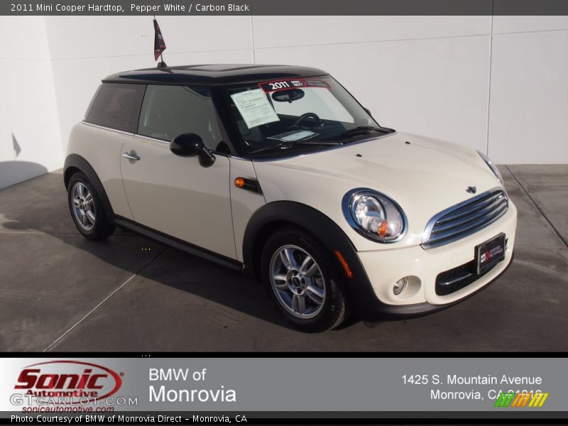 Pepper White / Carbon Black 2011 Mini Cooper Hardtop