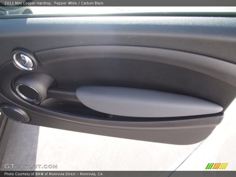 Pepper White / Carbon Black 2011 Mini Cooper Hardtop
