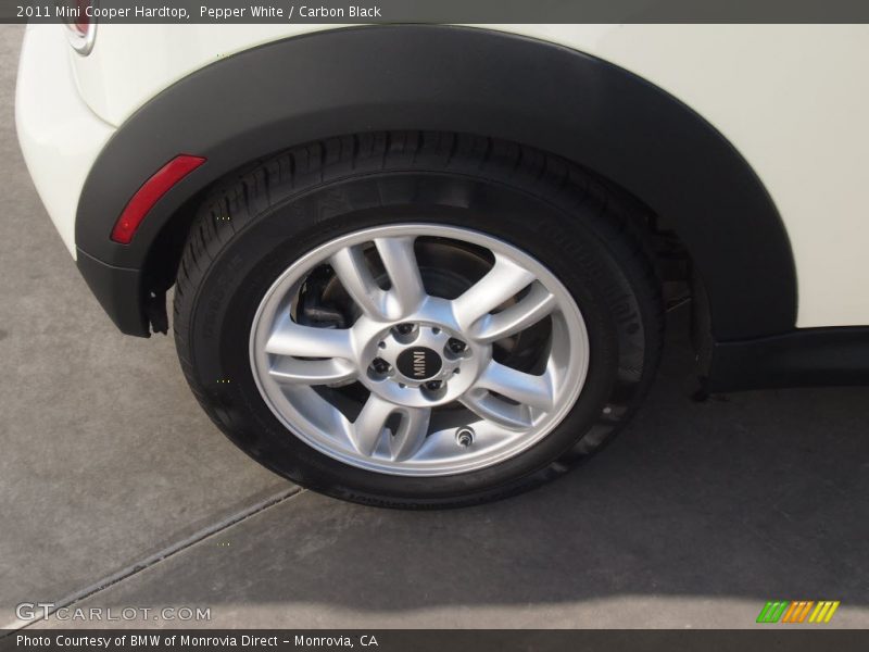 Pepper White / Carbon Black 2011 Mini Cooper Hardtop