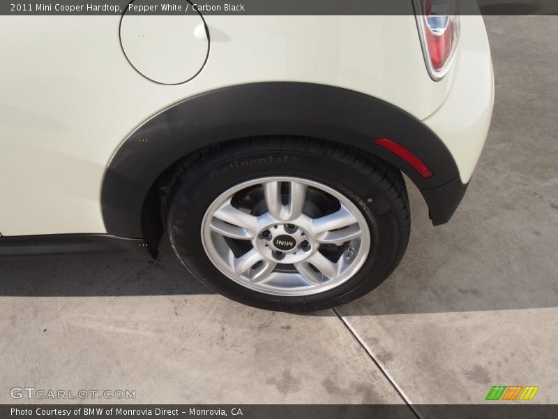 Pepper White / Carbon Black 2011 Mini Cooper Hardtop