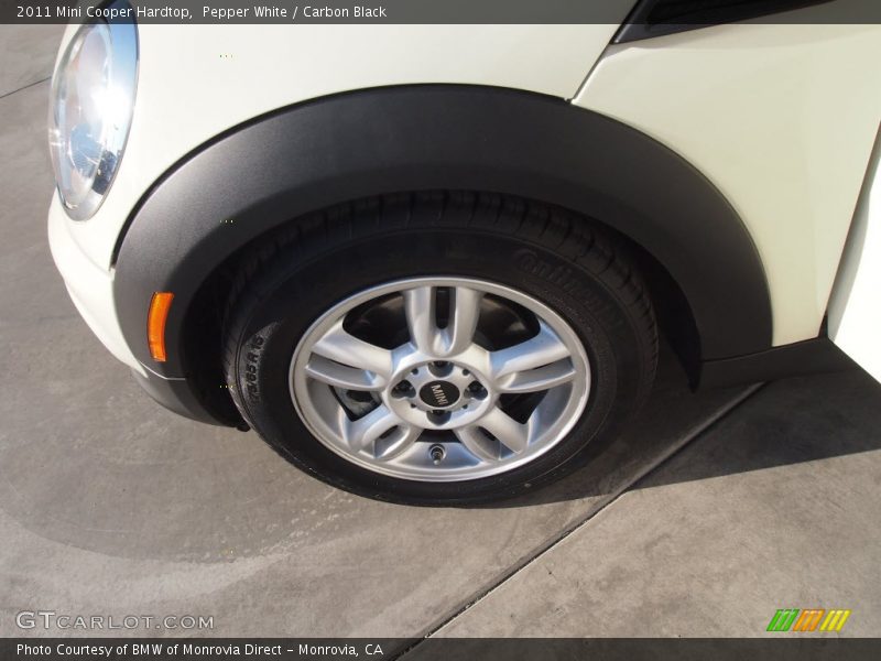 Pepper White / Carbon Black 2011 Mini Cooper Hardtop
