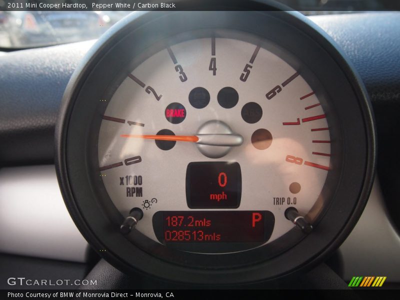 Pepper White / Carbon Black 2011 Mini Cooper Hardtop