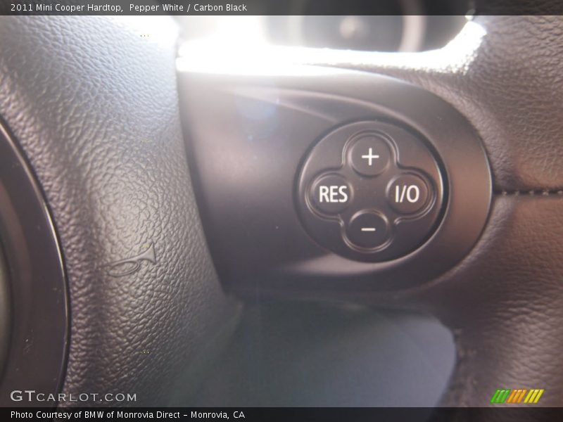 Pepper White / Carbon Black 2011 Mini Cooper Hardtop