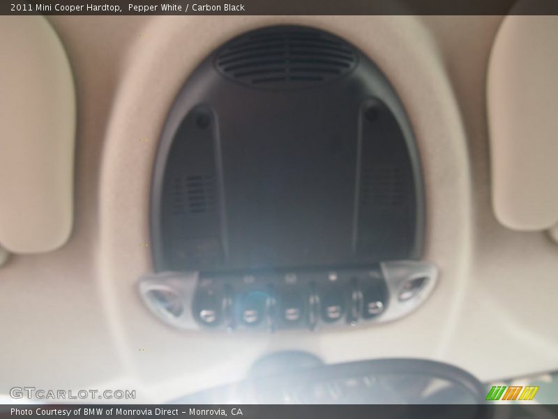 Pepper White / Carbon Black 2011 Mini Cooper Hardtop