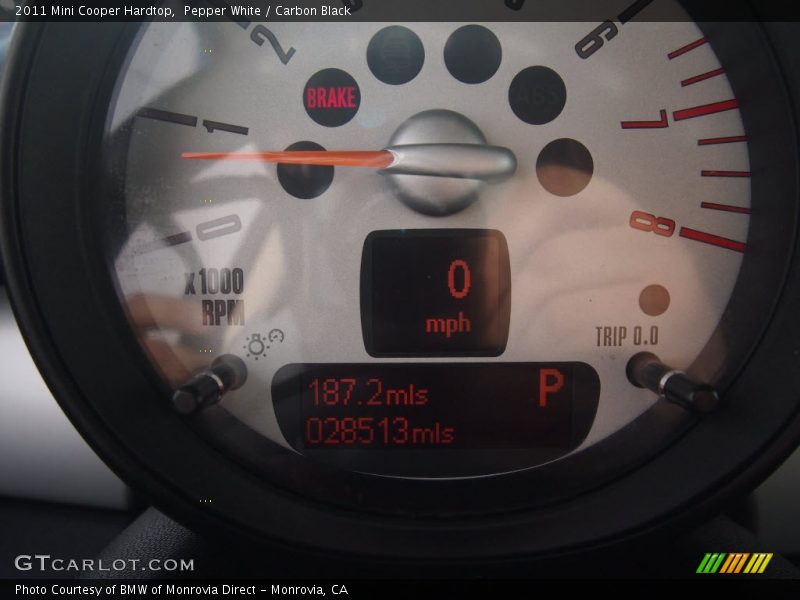 Pepper White / Carbon Black 2011 Mini Cooper Hardtop