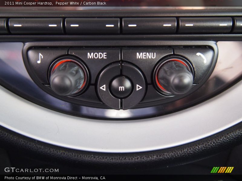 Pepper White / Carbon Black 2011 Mini Cooper Hardtop