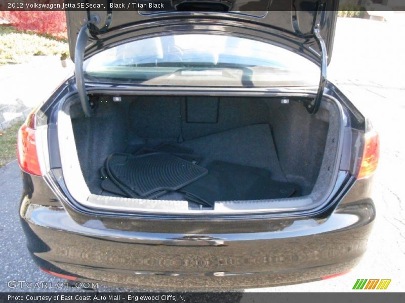 Black / Titan Black 2012 Volkswagen Jetta SE Sedan