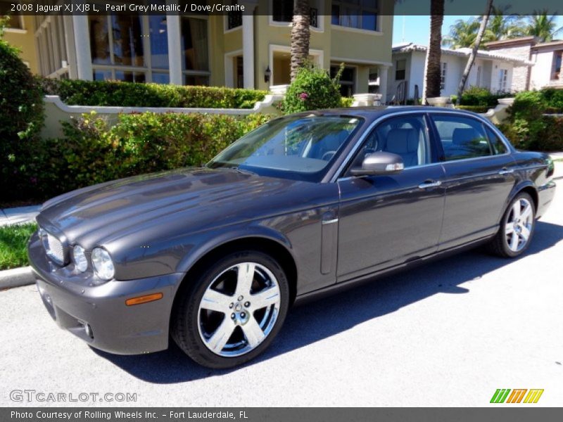 Front 3/4 View of 2008 XJ XJ8 L