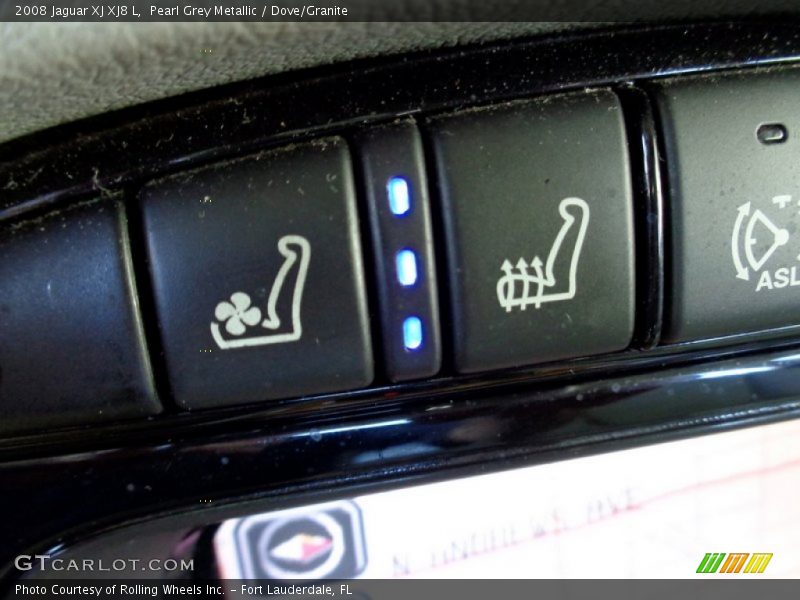 Controls of 2008 XJ XJ8 L
