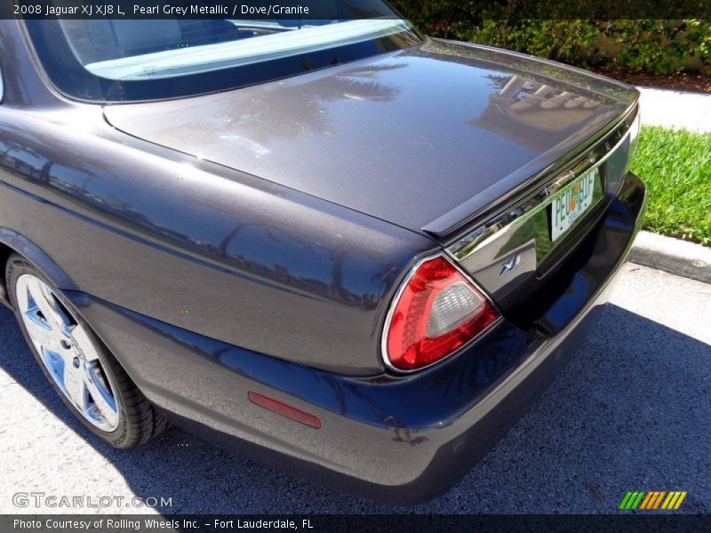 Pearl Grey Metallic / Dove/Granite 2008 Jaguar XJ XJ8 L