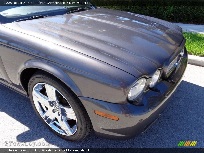 Pearl Grey Metallic / Dove/Granite 2008 Jaguar XJ XJ8 L