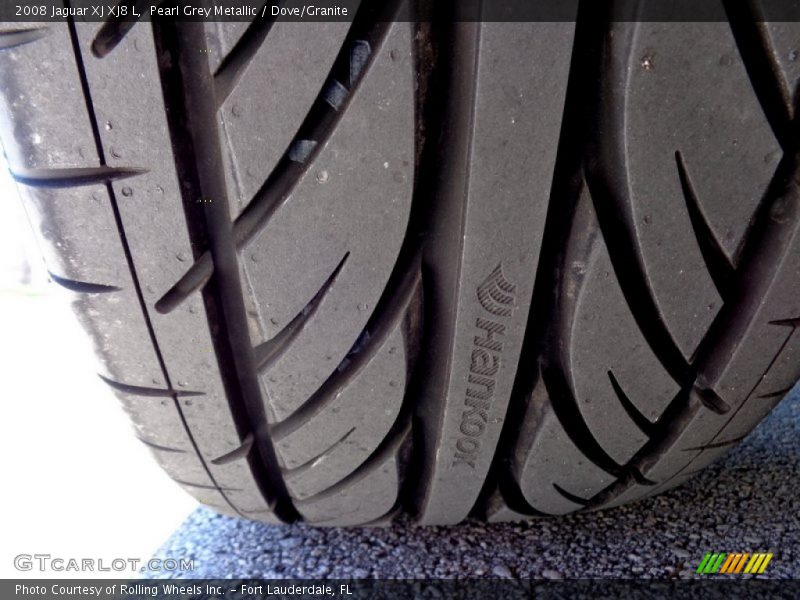 Pearl Grey Metallic / Dove/Granite 2008 Jaguar XJ XJ8 L