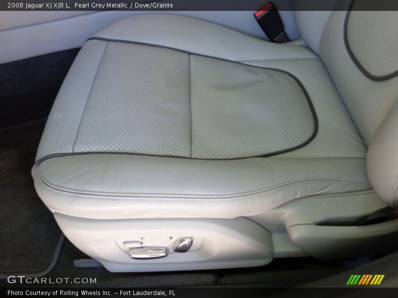 Front Seat of 2008 XJ XJ8 L