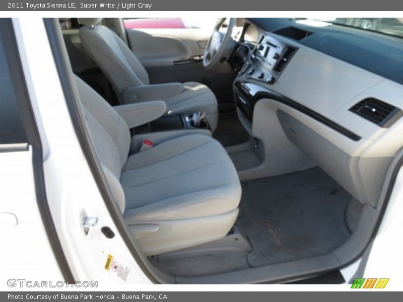 Super White / Light Gray 2011 Toyota Sienna LE