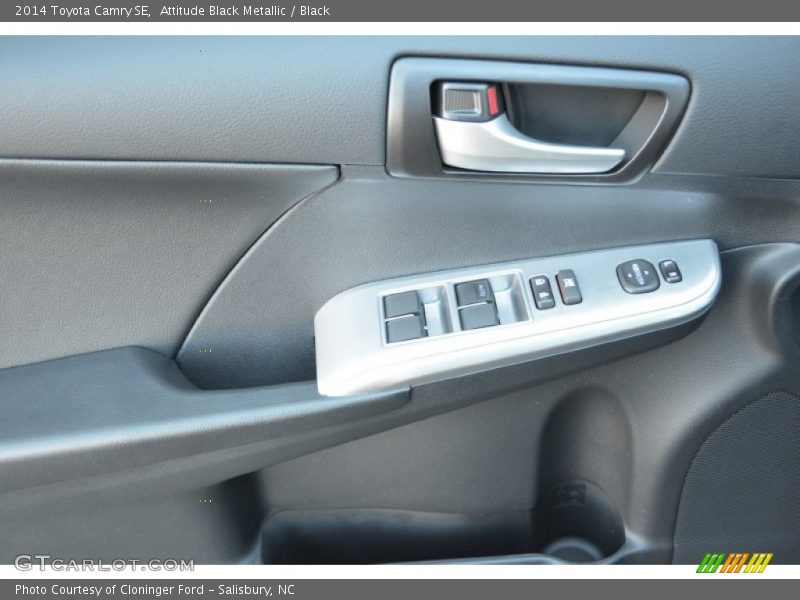Attitude Black Metallic / Black 2014 Toyota Camry SE