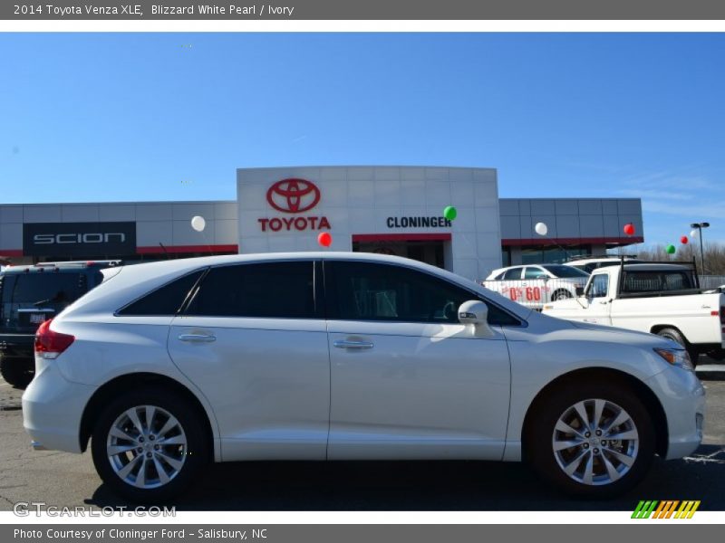 Blizzard White Pearl / Ivory 2014 Toyota Venza XLE