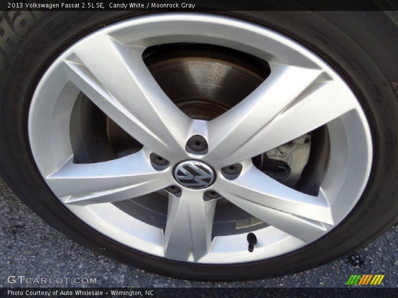 Candy White / Moonrock Gray 2013 Volkswagen Passat 2.5L SE