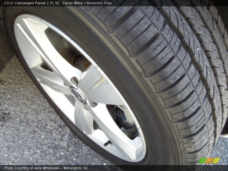 Candy White / Moonrock Gray 2013 Volkswagen Passat 2.5L SE
