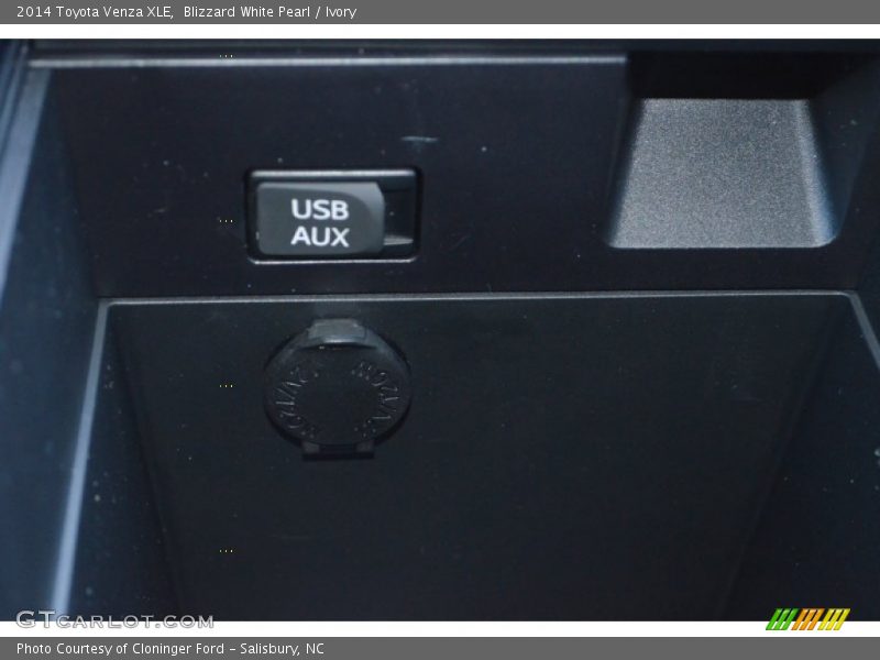Blizzard White Pearl / Ivory 2014 Toyota Venza XLE