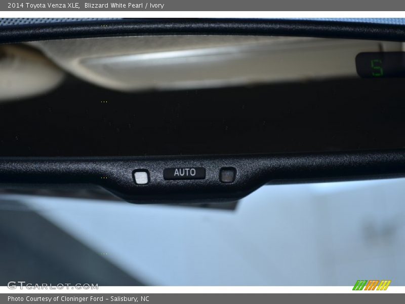 Blizzard White Pearl / Ivory 2014 Toyota Venza XLE