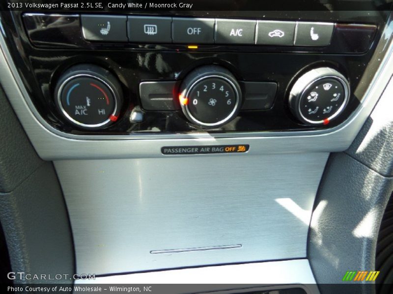 Candy White / Moonrock Gray 2013 Volkswagen Passat 2.5L SE