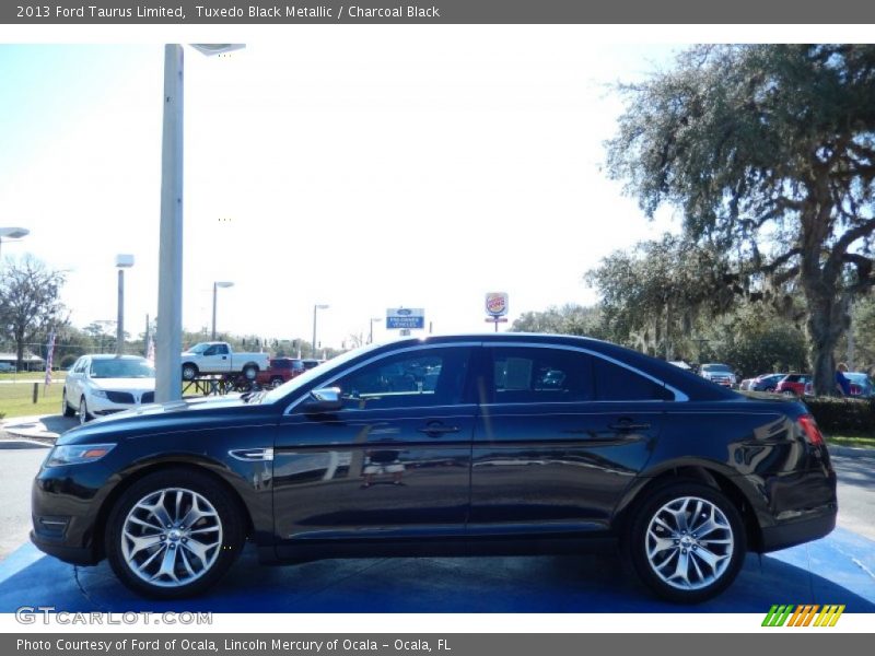Tuxedo Black Metallic / Charcoal Black 2013 Ford Taurus Limited