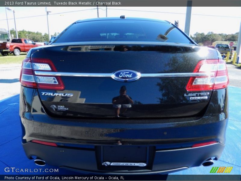Tuxedo Black Metallic / Charcoal Black 2013 Ford Taurus Limited