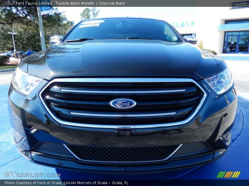 Tuxedo Black Metallic / Charcoal Black 2013 Ford Taurus Limited