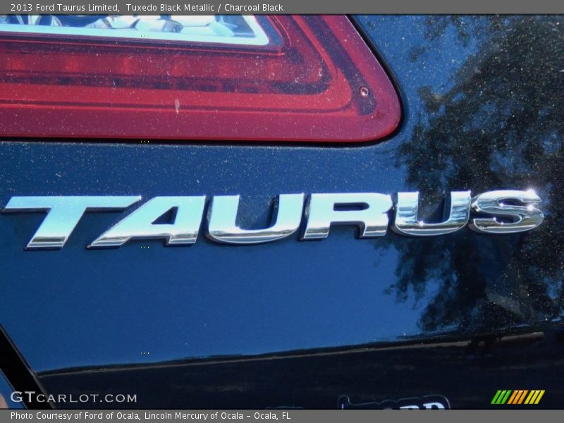 Tuxedo Black Metallic / Charcoal Black 2013 Ford Taurus Limited