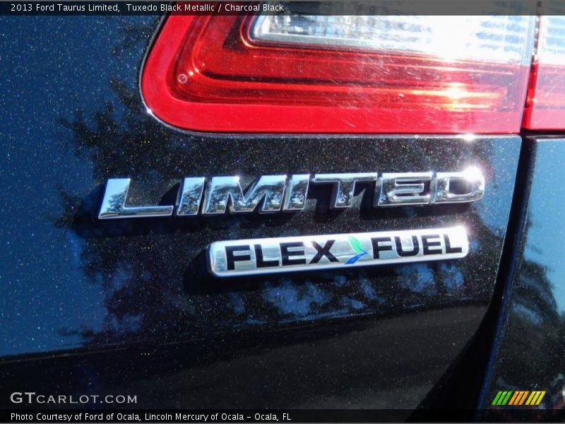 Tuxedo Black Metallic / Charcoal Black 2013 Ford Taurus Limited