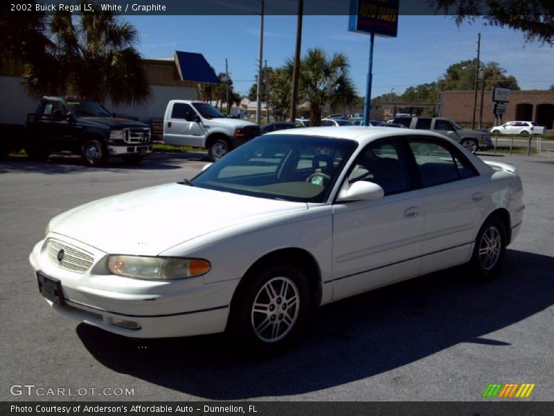 White / Graphite 2002 Buick Regal LS