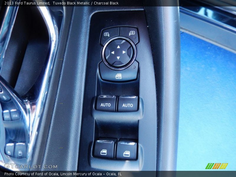 Tuxedo Black Metallic / Charcoal Black 2013 Ford Taurus Limited