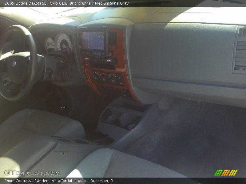 Bright White / Medium Slate Gray 2005 Dodge Dakota SLT Club Cab