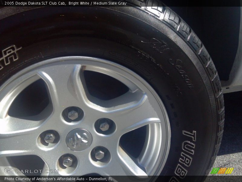 Bright White / Medium Slate Gray 2005 Dodge Dakota SLT Club Cab
