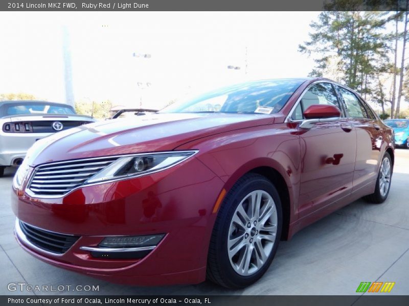 Front 3/4 View of 2014 MKZ FWD