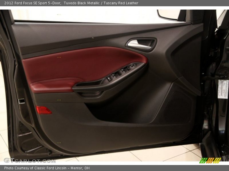Tuxedo Black Metallic / Tuscany Red Leather 2012 Ford Focus SE Sport 5-Door