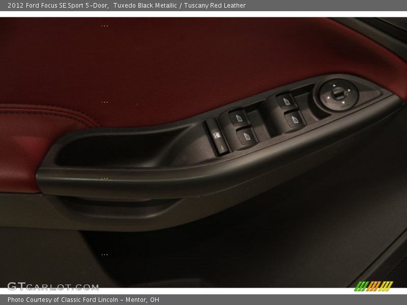 Tuxedo Black Metallic / Tuscany Red Leather 2012 Ford Focus SE Sport 5-Door