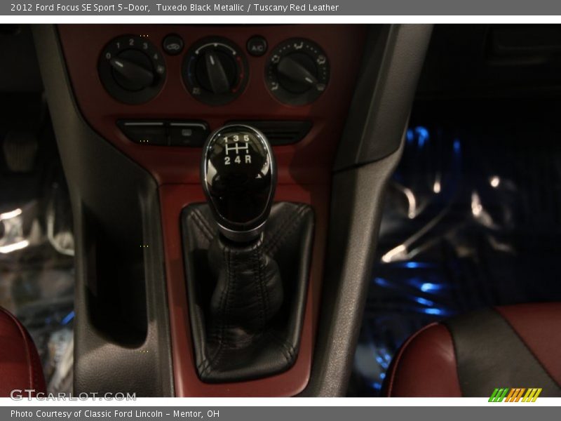 Tuxedo Black Metallic / Tuscany Red Leather 2012 Ford Focus SE Sport 5-Door