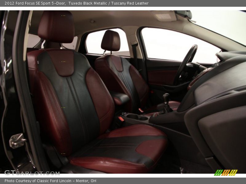 Tuxedo Black Metallic / Tuscany Red Leather 2012 Ford Focus SE Sport 5-Door
