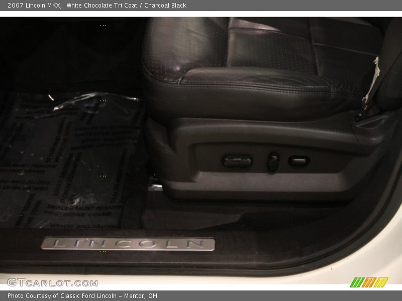 White Chocolate Tri Coat / Charcoal Black 2007 Lincoln MKX