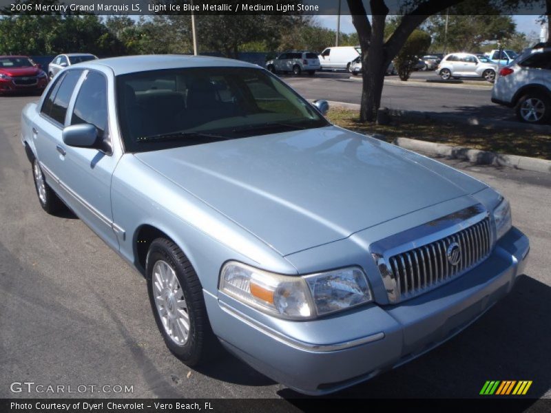 Front 3/4 View of 2006 Grand Marquis LS