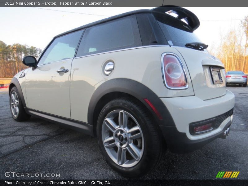 Pepper White / Carbon Black 2013 Mini Cooper S Hardtop