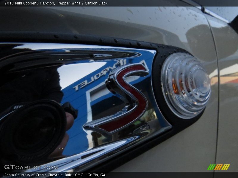 Pepper White / Carbon Black 2013 Mini Cooper S Hardtop