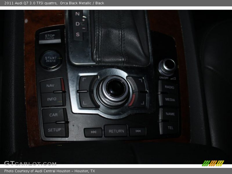 Orca Black Metallic / Black 2011 Audi Q7 3.0 TFSI quattro