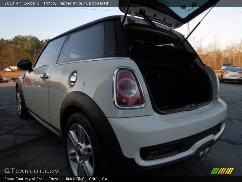 Pepper White / Carbon Black 2013 Mini Cooper S Hardtop