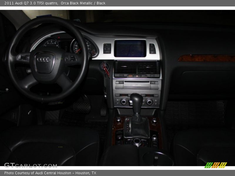 Orca Black Metallic / Black 2011 Audi Q7 3.0 TFSI quattro