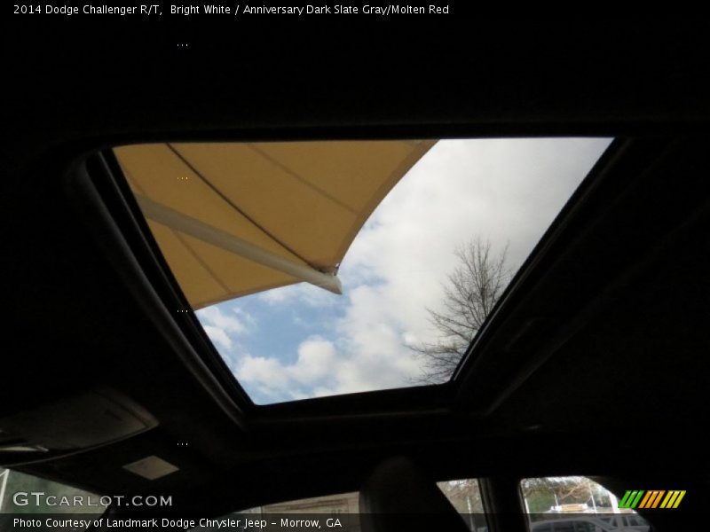 Bright White / Anniversary Dark Slate Gray/Molten Red 2014 Dodge Challenger R/T
