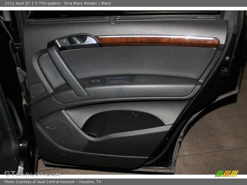 Orca Black Metallic / Black 2011 Audi Q7 3.0 TFSI quattro