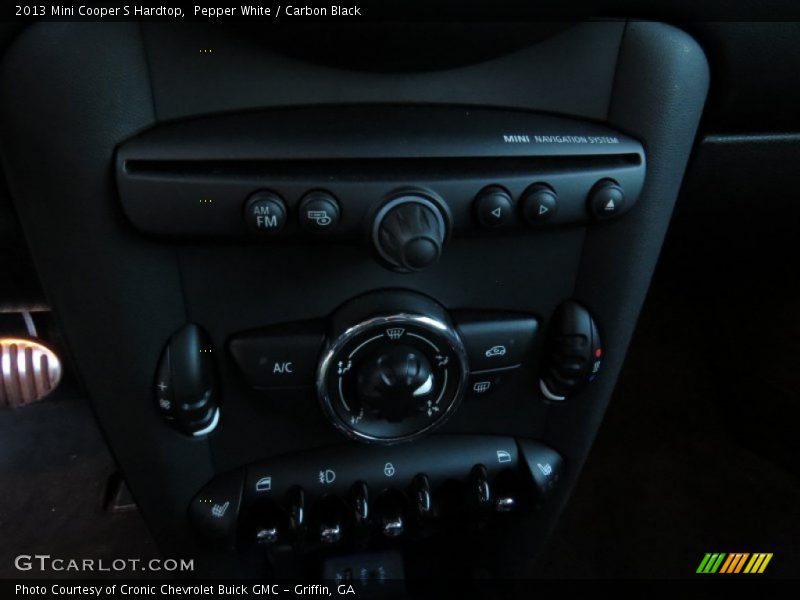 Pepper White / Carbon Black 2013 Mini Cooper S Hardtop